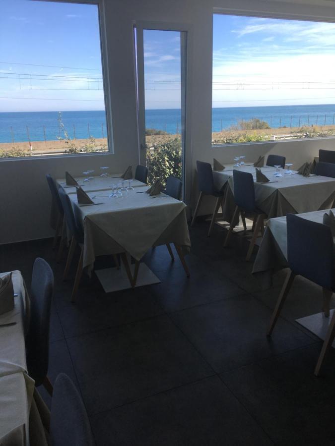I Due Scogli Hotell Rocca Imperiale Eksteriør bilde